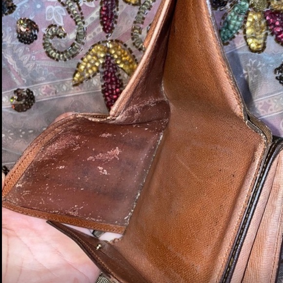 Louis Vuitton Elise Purse In Monogram, Crossgrain Leather with Chain and Charm - Picture 6 of 11